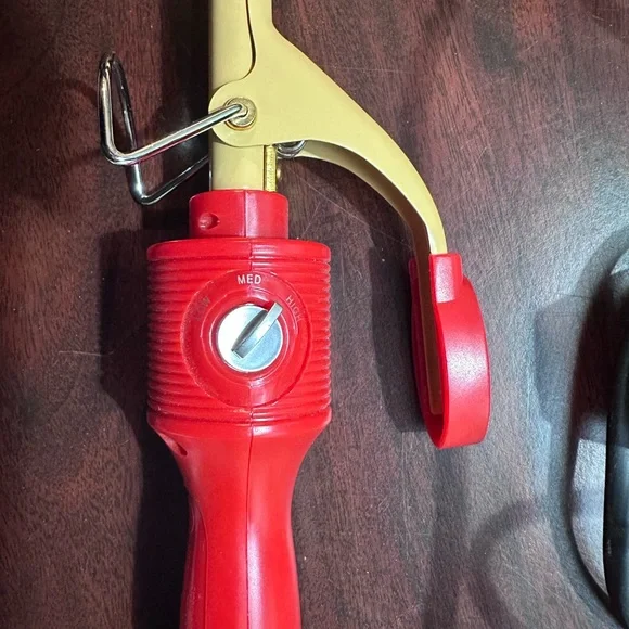 CHI 1/2” Curling Iron - Picture 2 of 2